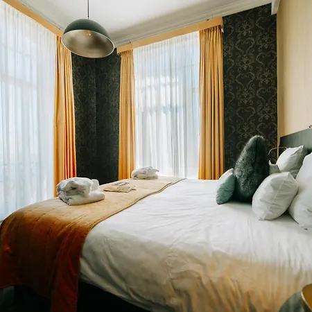 娜姆尔城堡酒店 酒店 4*